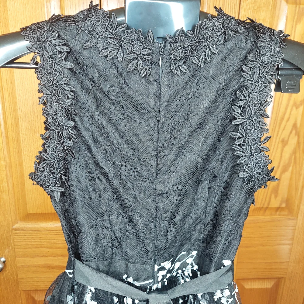 Black and White Floral High Low Dress - Picture 4 of 7